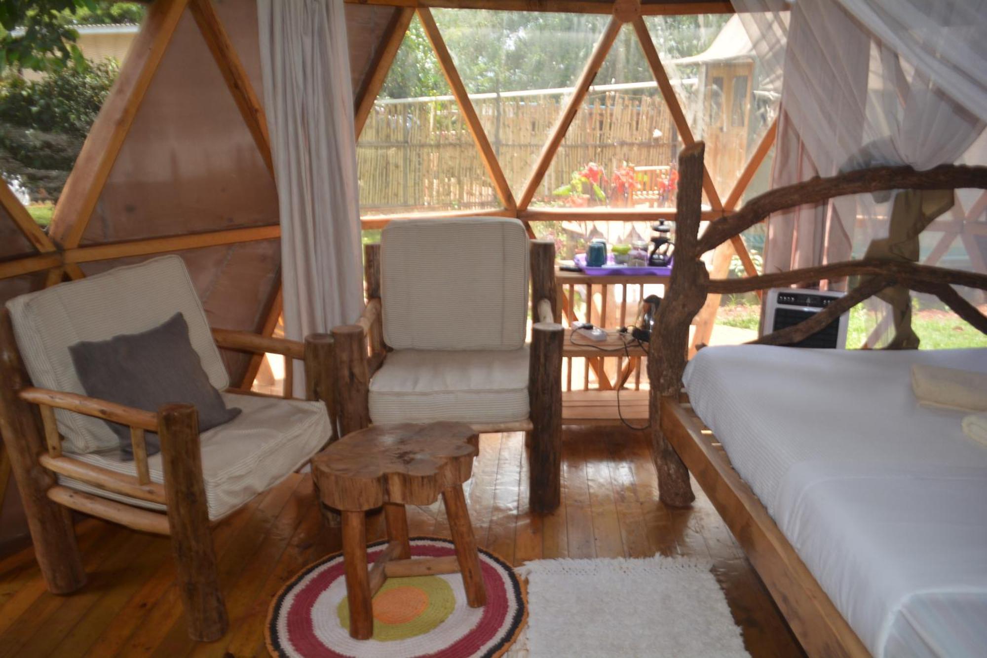 Jinja Backpackers Hostel Exterior photo
